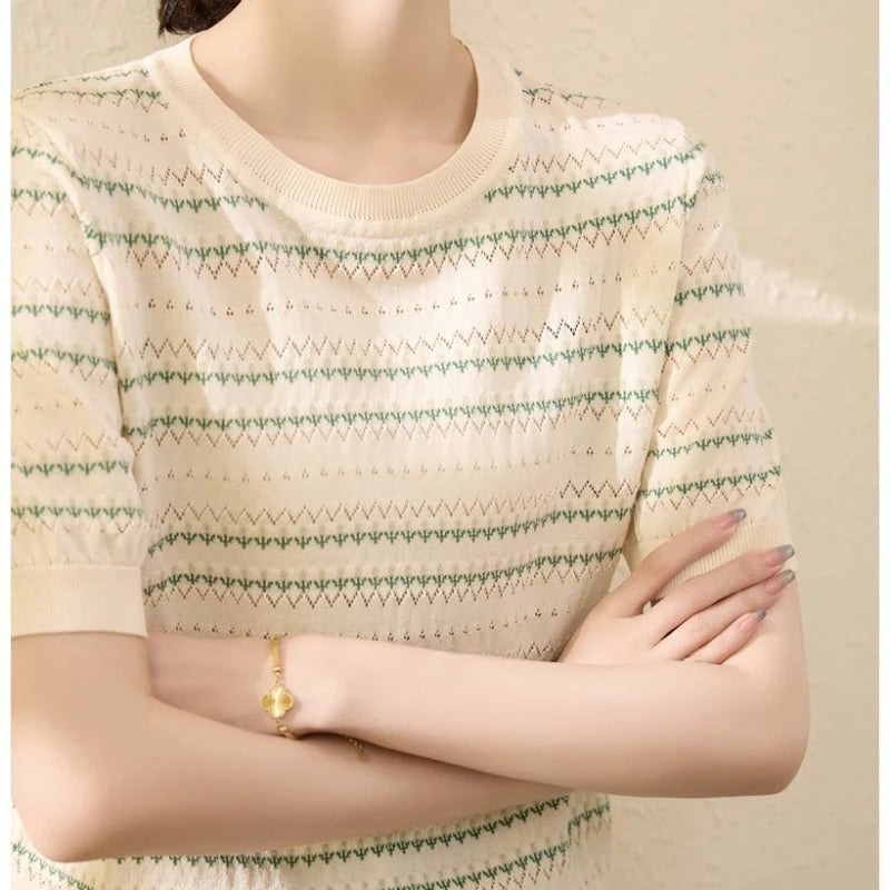 2025 New Summer Korean Version Minimalist Slim Fit Short Sleeved Round Neck Printed Contrasting Hollow Out Women's T-shirt Top