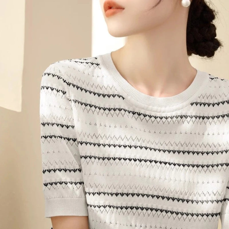 2025 New Summer Korean Version Minimalist Slim Fit Short Sleeved Round Neck Printed Contrasting Hollow Out Women's T-shirt Top